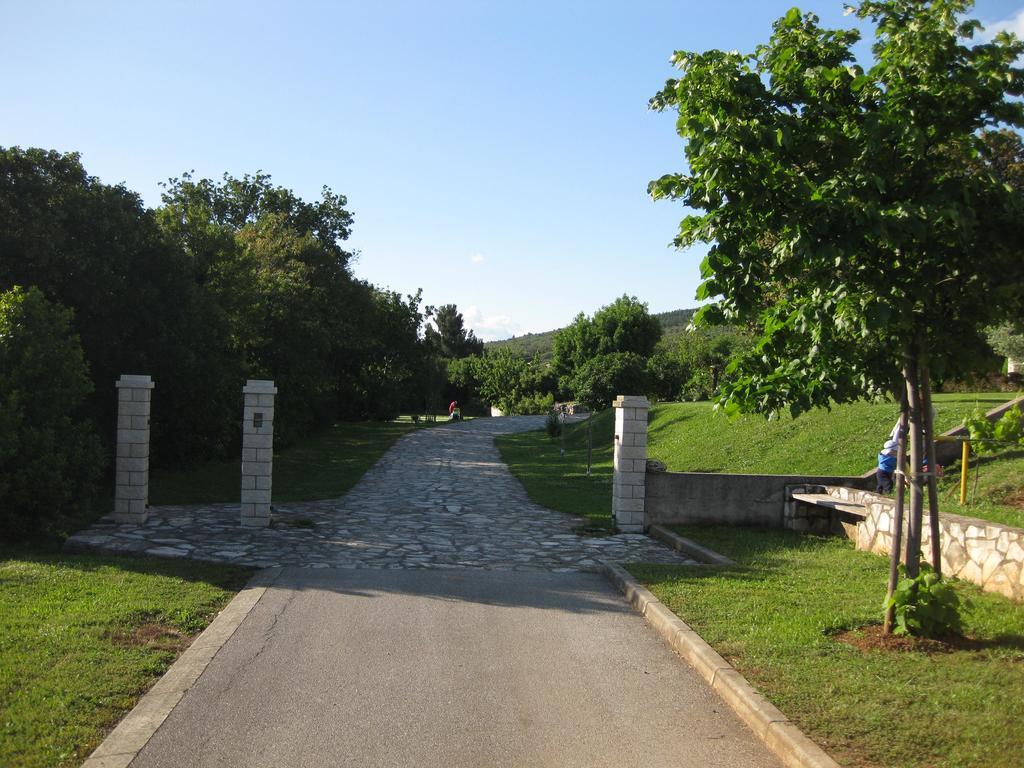 Apartment Belvedere Koromačno Dış mekan fotoğraf